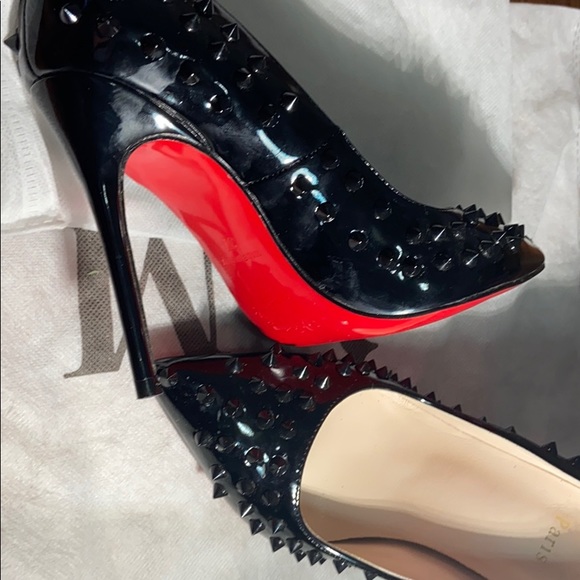 Shoes - Picture 2 of 4